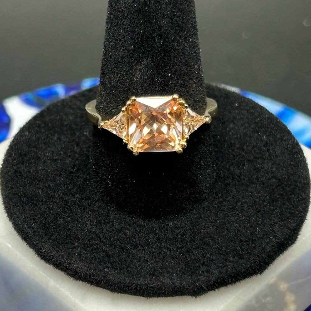 Fashion costume ring Peach rhinestone gold tone #K33 size 7.5
